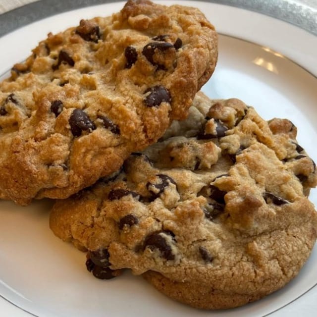 Jumbo B&W Cookie.